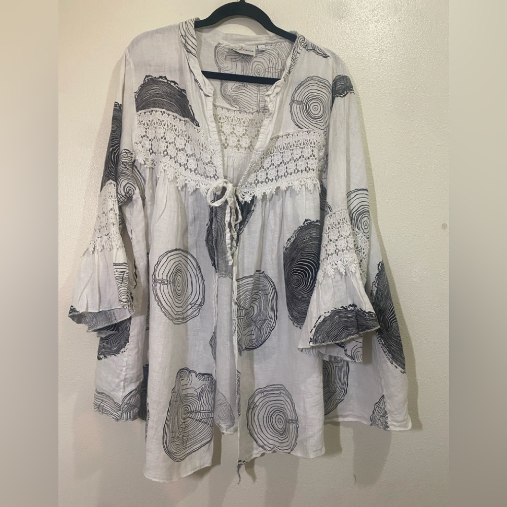 Belle France Black and White Linen Tunic with Lace Accents